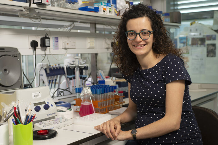 Marta Shahbazi at a lab bench